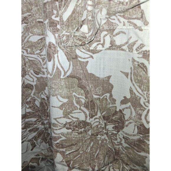 Old Navy Tan Floral Bermuda Shorts Sz 24 - Picture 3 of 3